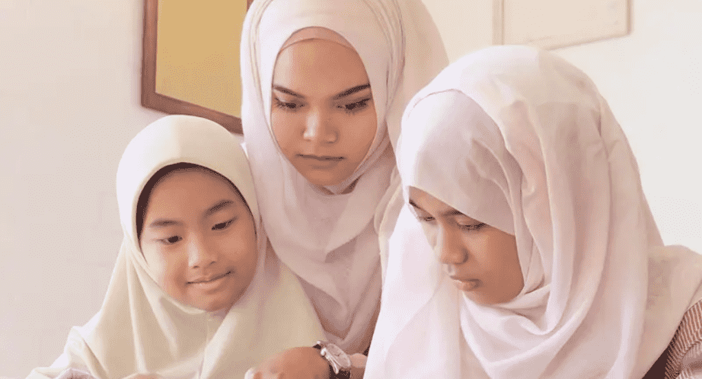 Female Quran Teachers: Bridging Tradition and Modernity